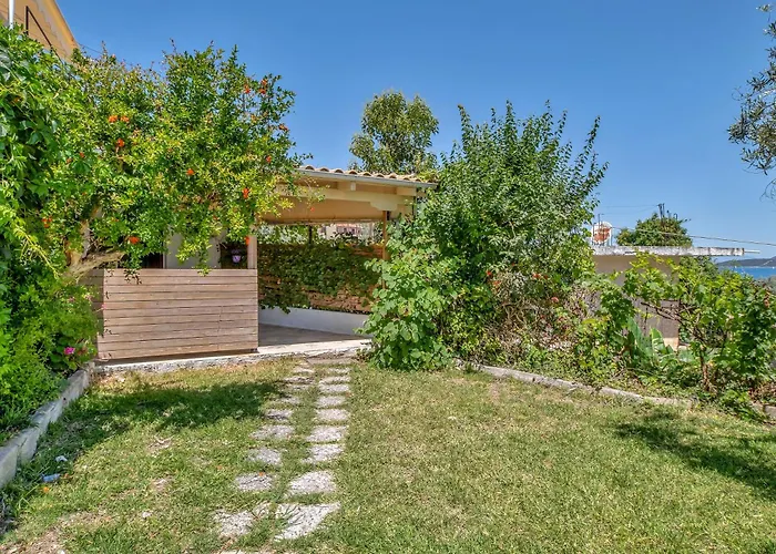 Tasoula With Garden View *