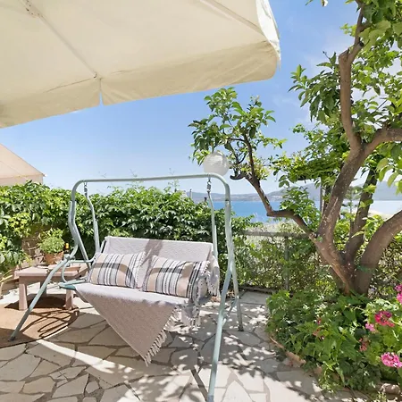 Tasoula With Garden View * نِكيانا