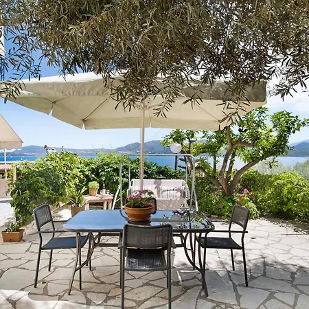 Apartament Tasoula With Garden View
