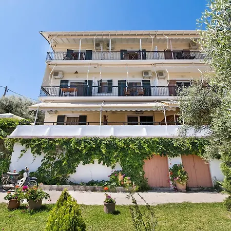 Tasoula With Garden View شقة